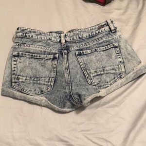 Kendall & Kylie Shorts - Acid wash ripped jean shorts Kendall & Kylie Shorts - Acid wash ripped jean shorts